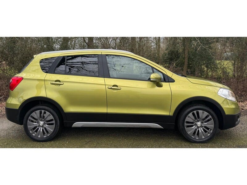 Suzuki Cross (18)