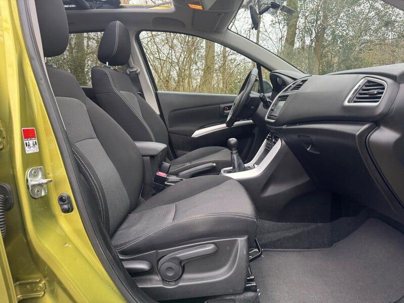 Suzuki Cross (19)