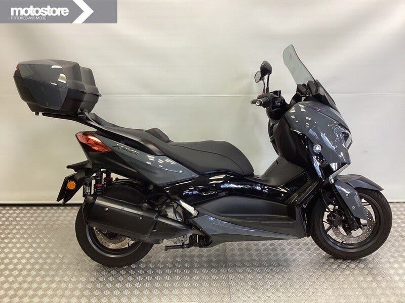Yamaha X MAX