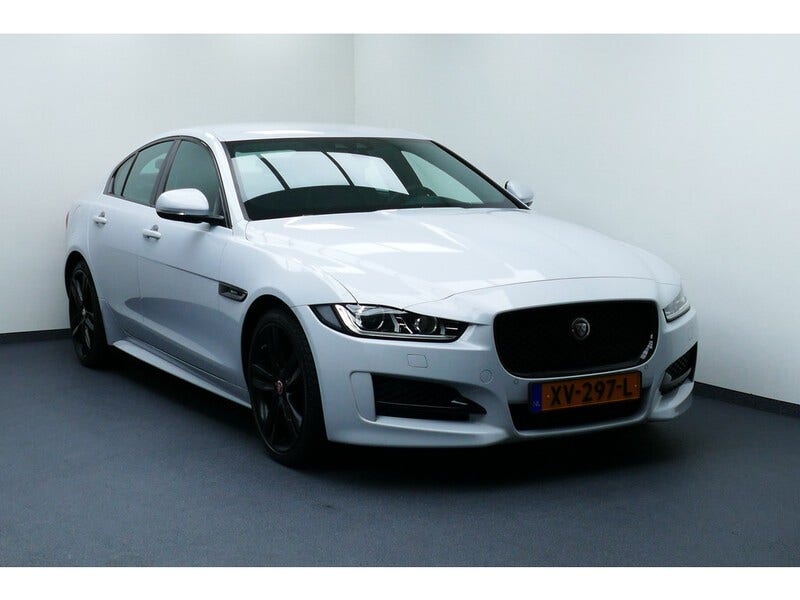 Jaguar XE