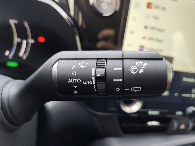 Lexus NX (13)