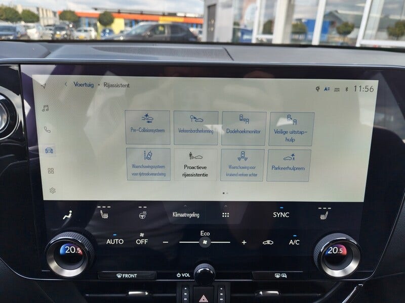 Lexus NX (17)