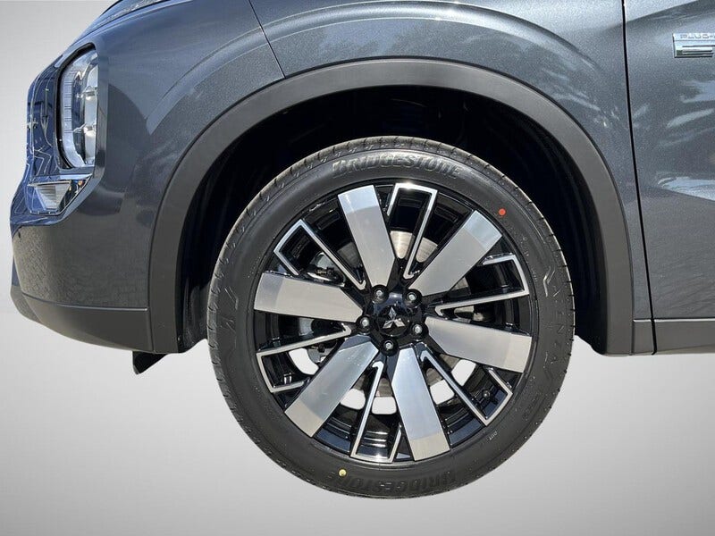 Mitsubishi Outlander (8)