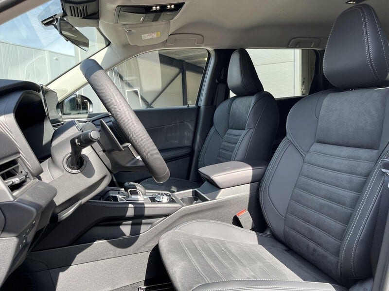 Mitsubishi Outlander (9)