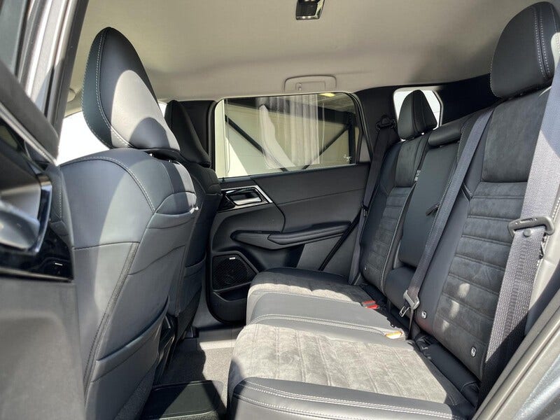 Mitsubishi Outlander (11)