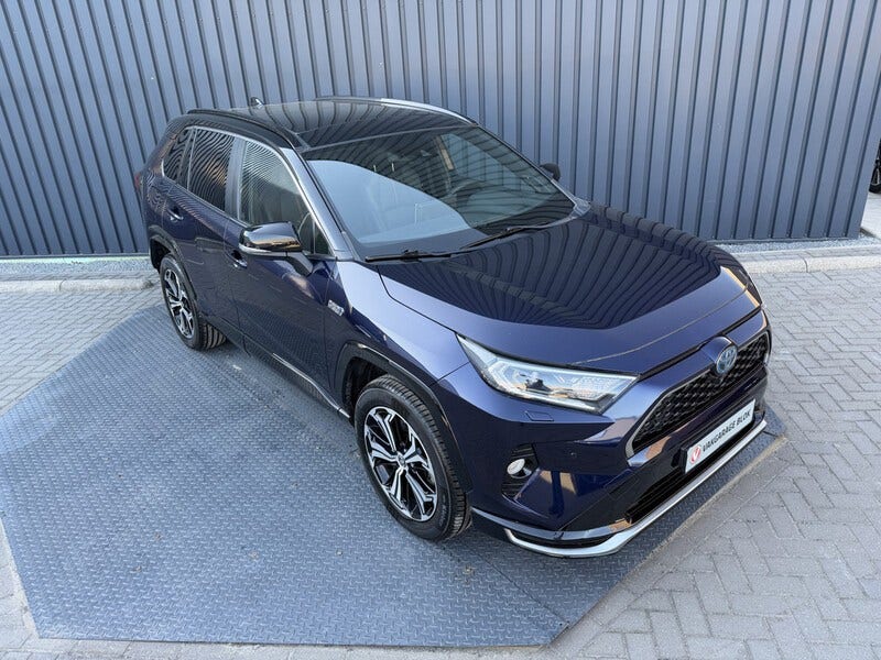 Toyota RAV4 (7)