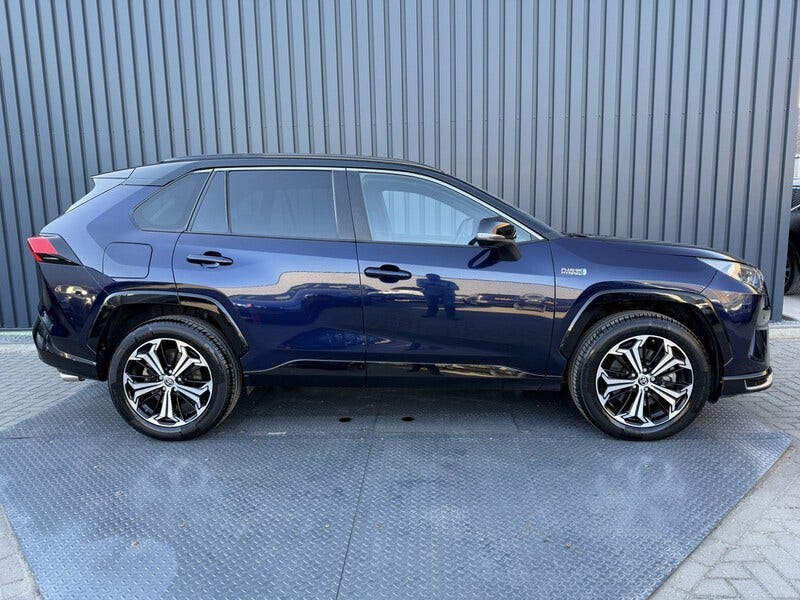 Toyota RAV4 (8)