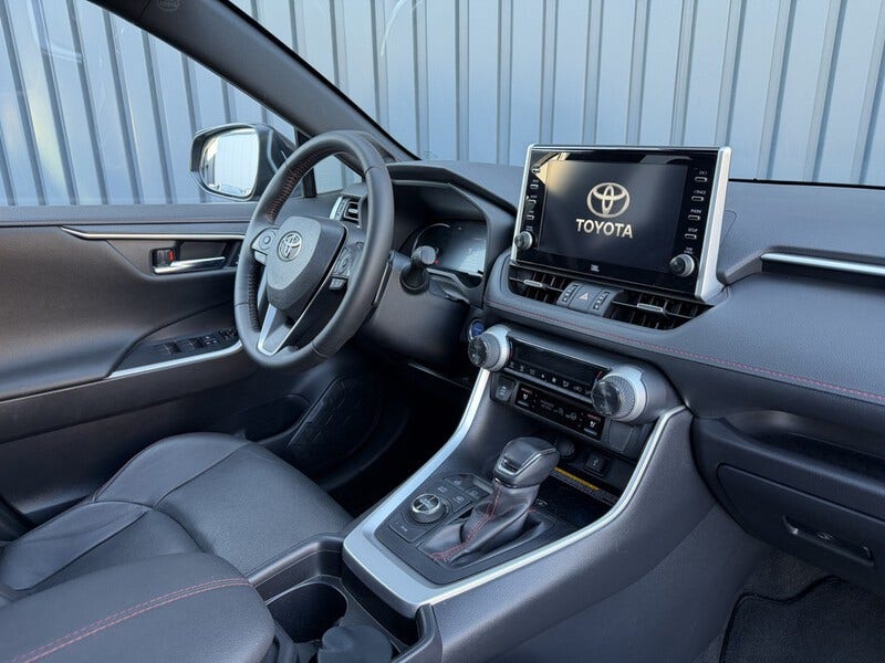 Toyota RAV4 (16)
