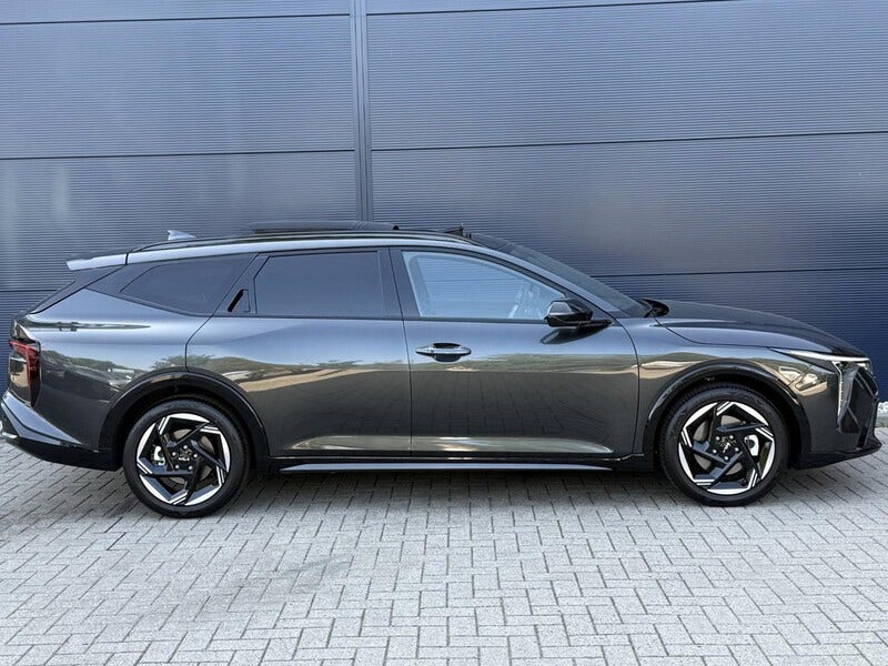 Kia K4 (4)