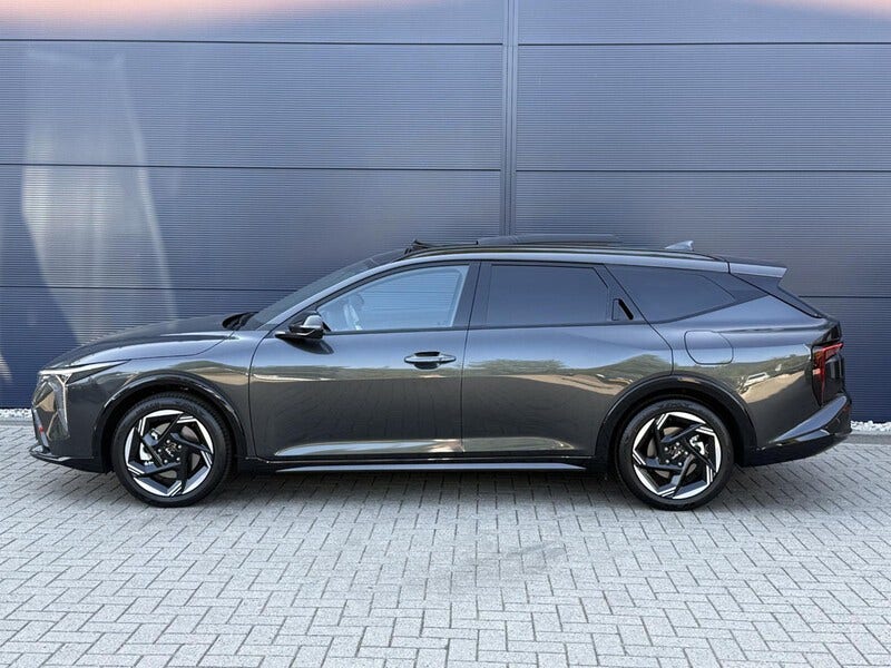 Kia K4 (8)