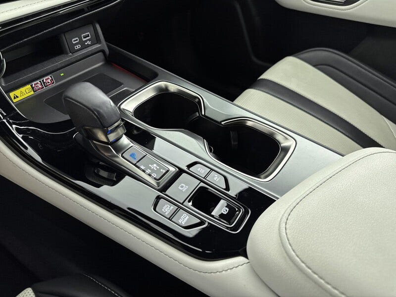 Lexus NX (11)
