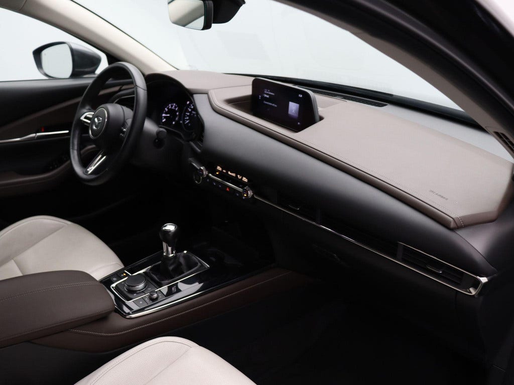 Mazda CX-30 (4)