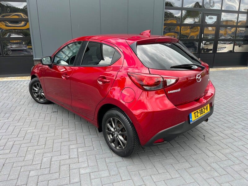Mazda 2 (2)