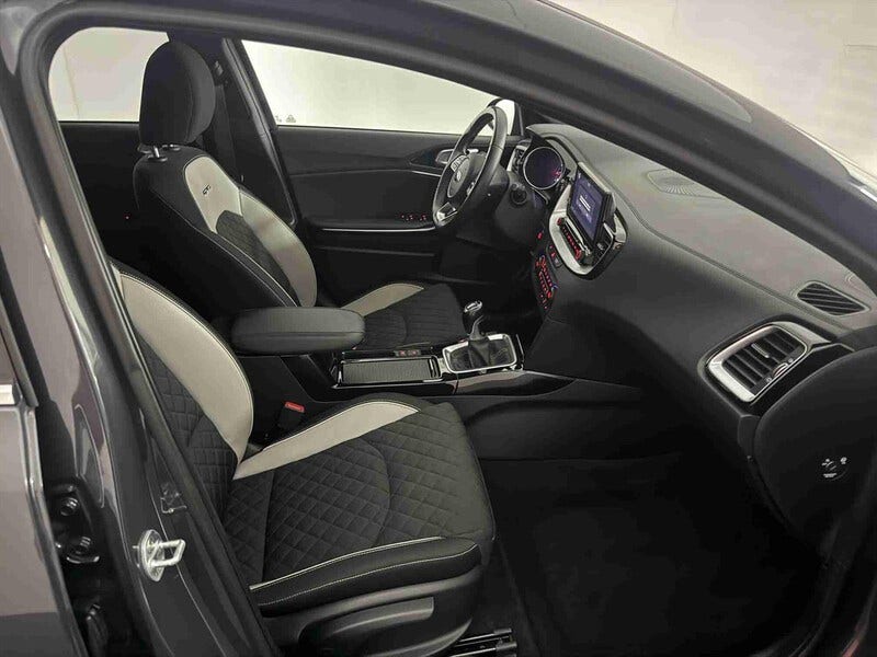 Kia Ceed (16)