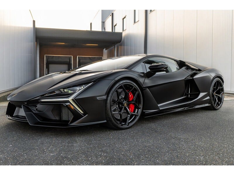 Lamborghini Revuelto