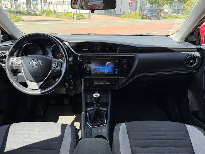 Toyota Auris (2)