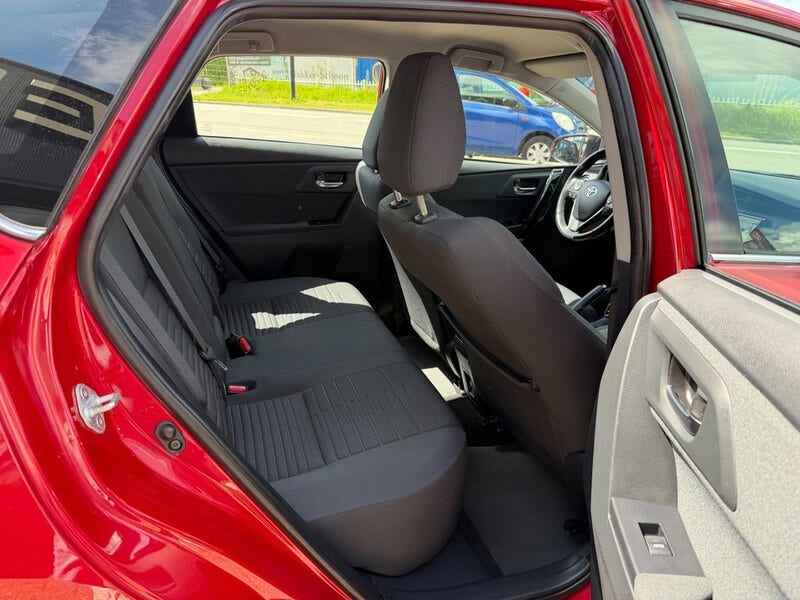 Toyota Auris (10)