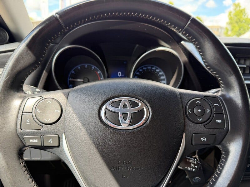 Toyota Auris (13)