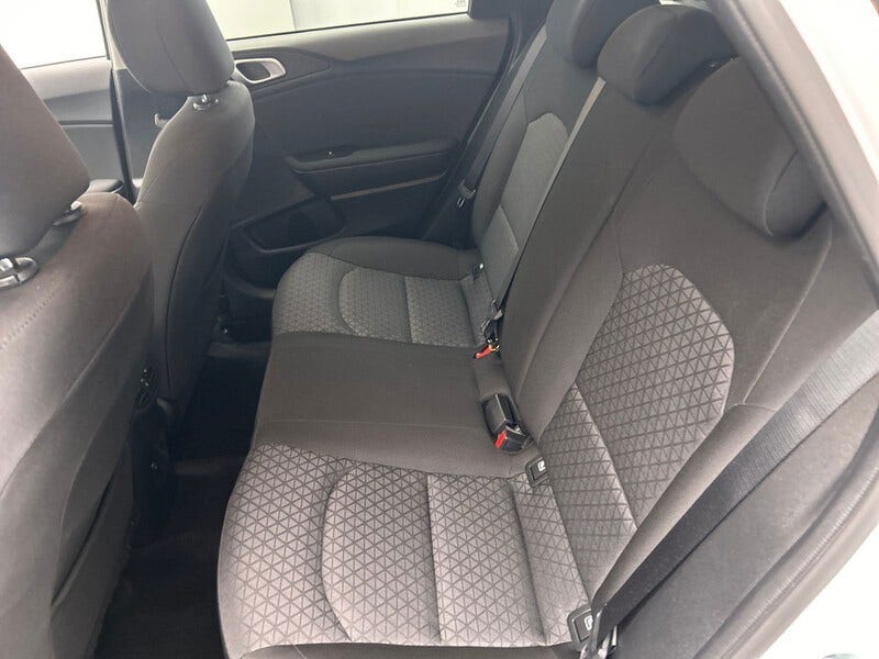 Kia Ceed Sportswagon (13)
