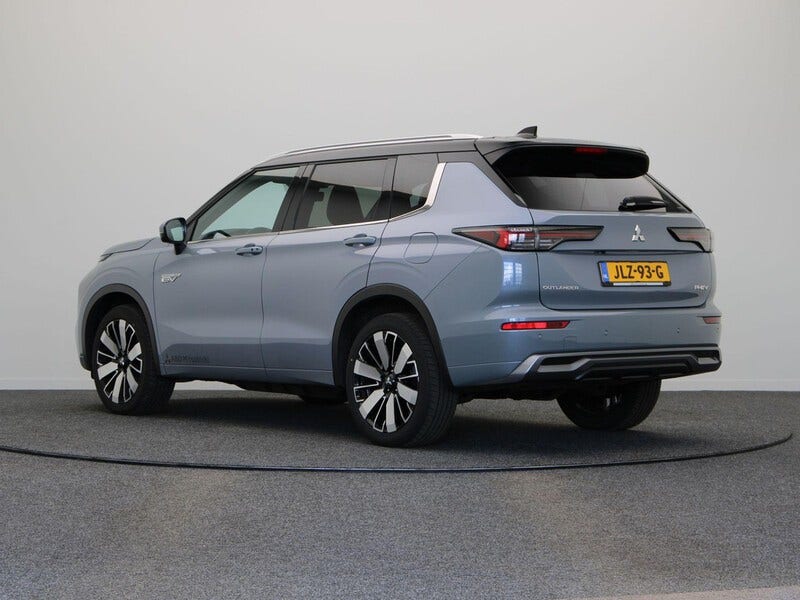 Mitsubishi Outlander (2)