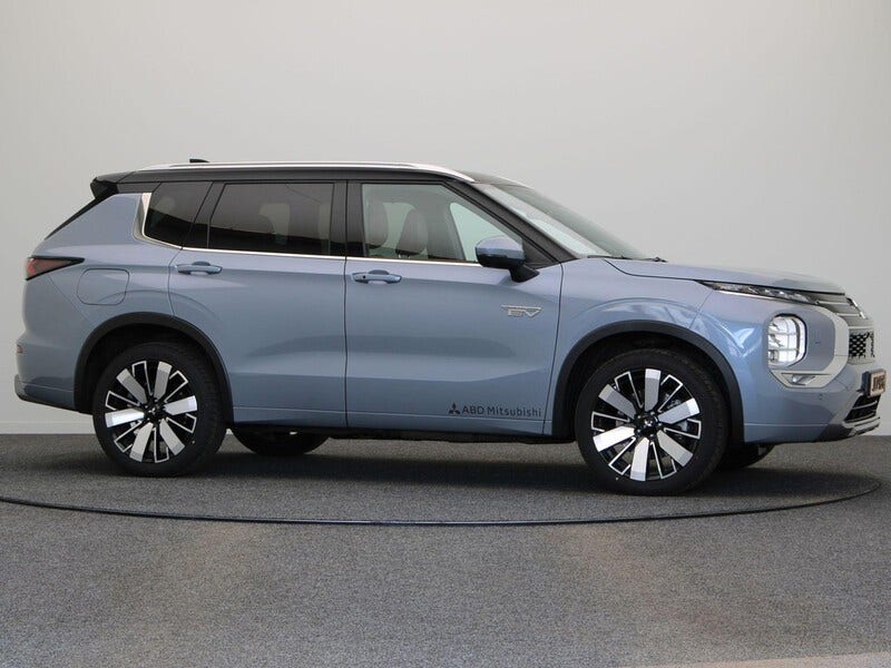Mitsubishi Outlander (12)