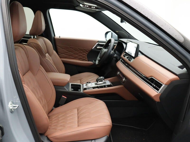 Mitsubishi Outlander (13)
