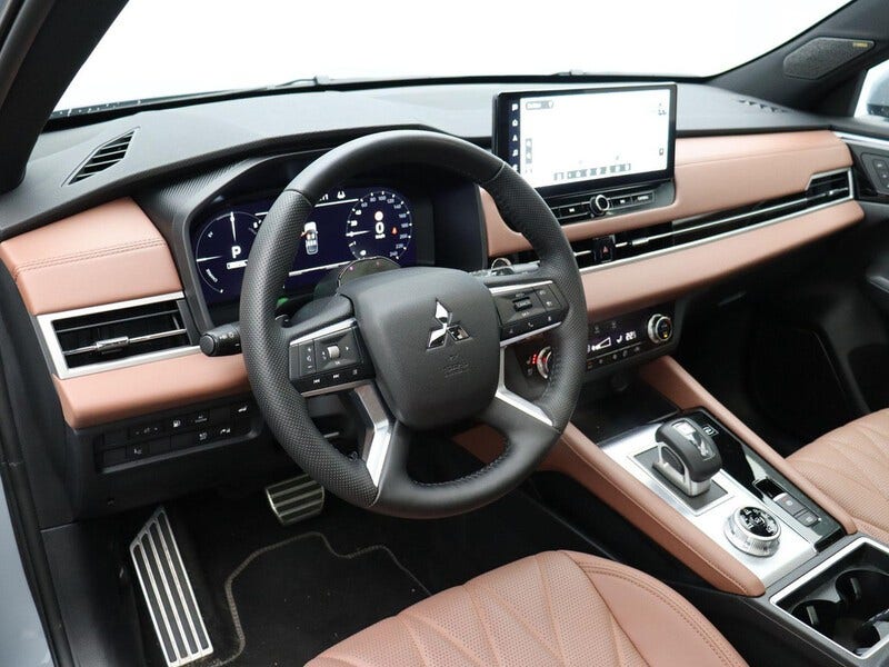 Mitsubishi Outlander (16)