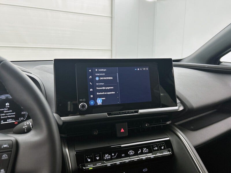 Toyota C-HR (9)