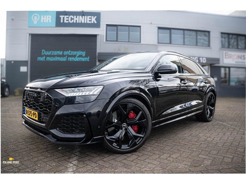Audi RSQ8