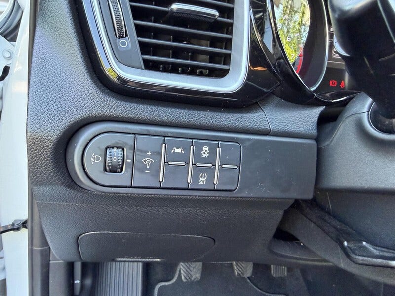Kia XCeed (18)