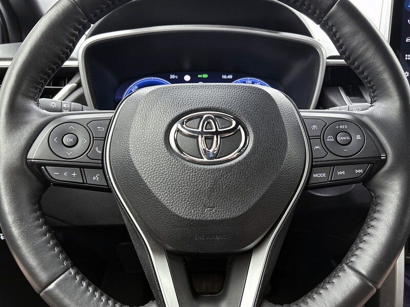 Toyota Corolla Cross (17)