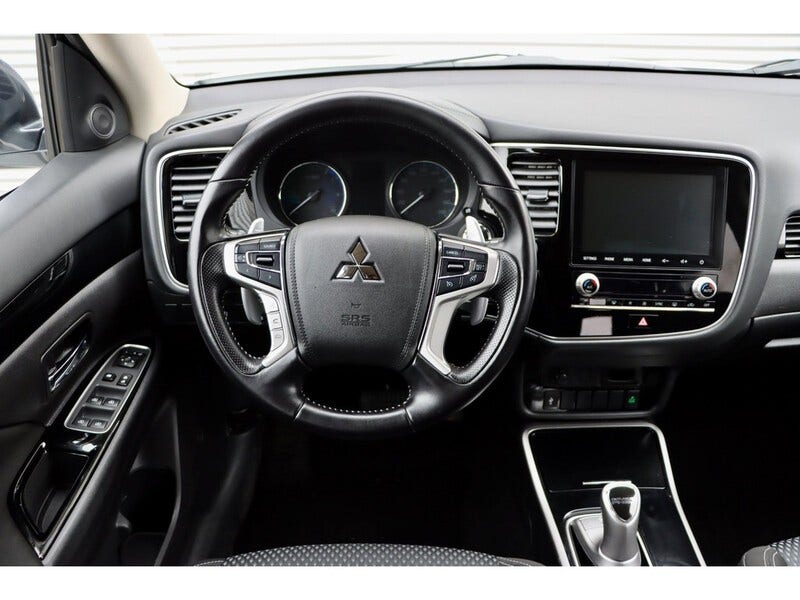 Mitsubishi Outlander (6)