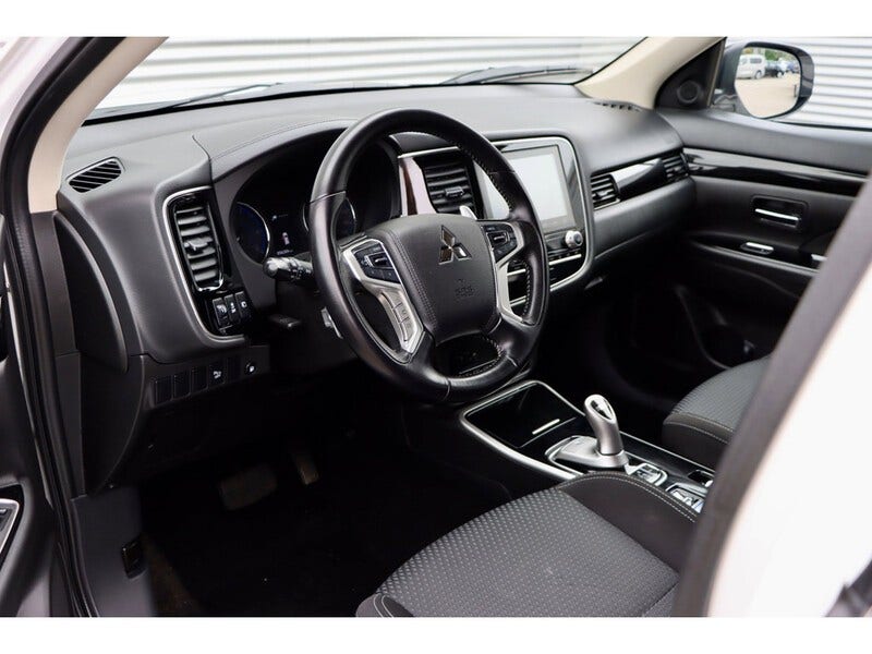 Mitsubishi Outlander (7)