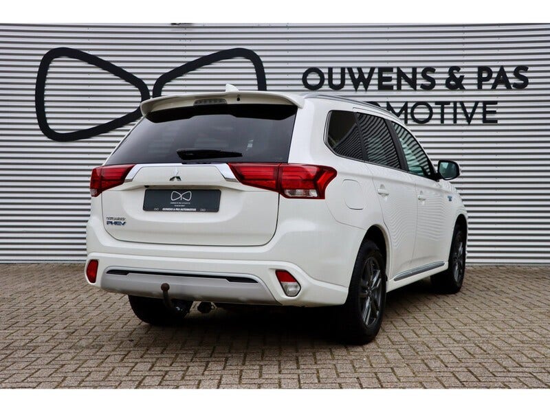 Mitsubishi Outlander (8)