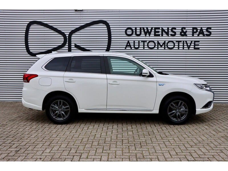 Mitsubishi Outlander (9)