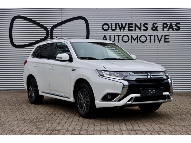 Mitsubishi Outlander (13)