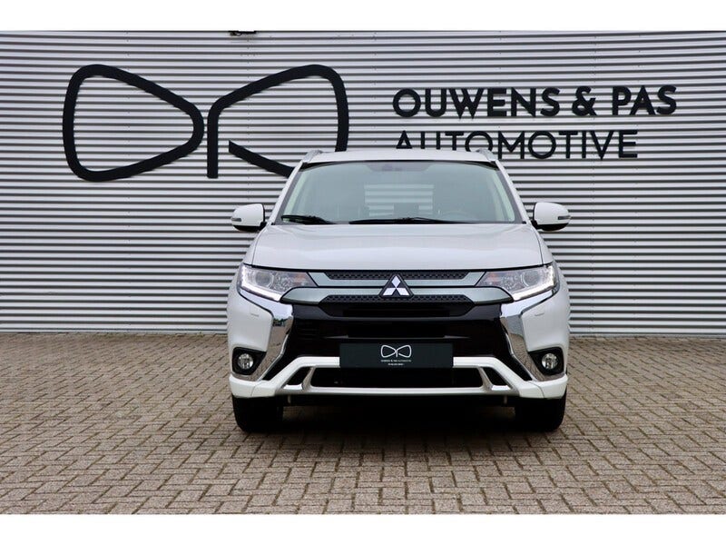 Mitsubishi Outlander (15)