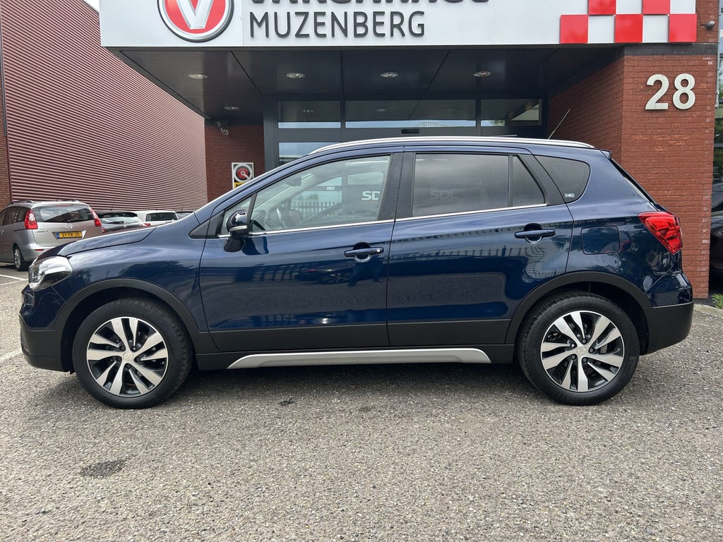 Suzuki Cross (4)