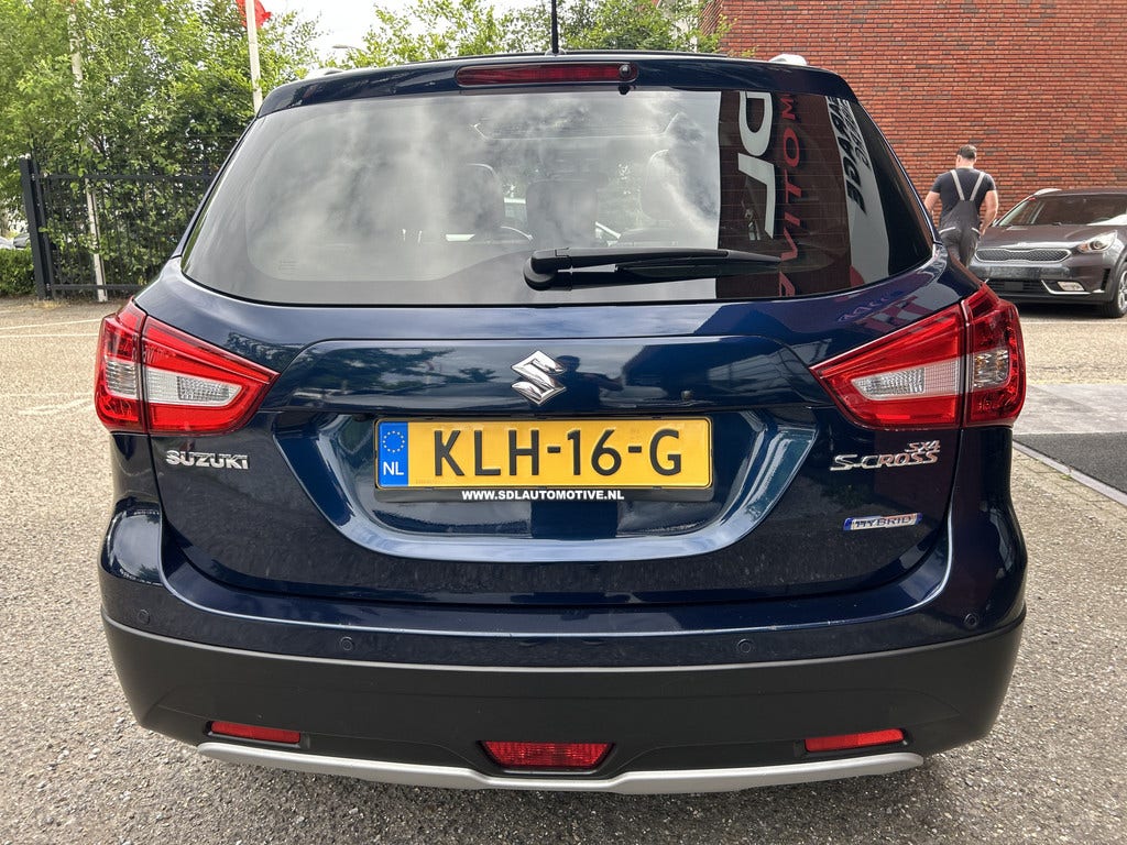 Suzuki Cross (6)