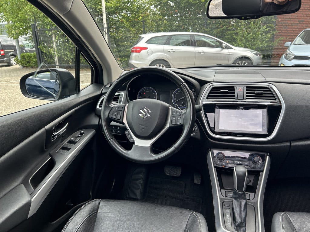 Suzuki Cross (8)