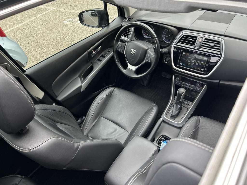 Suzuki Cross (16)
