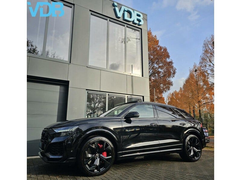 Audi RSQ8