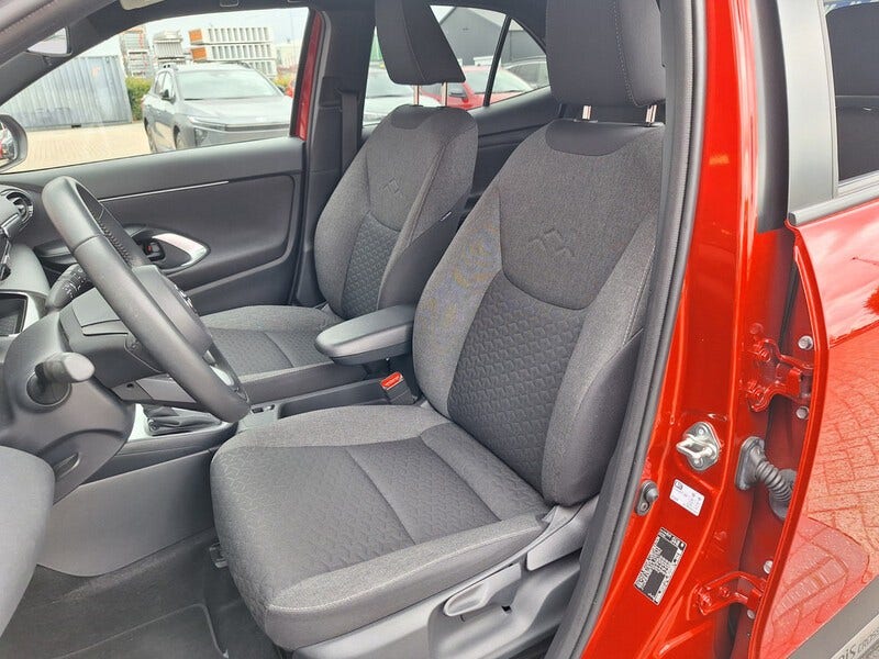 Toyota Yaris Cross (13)