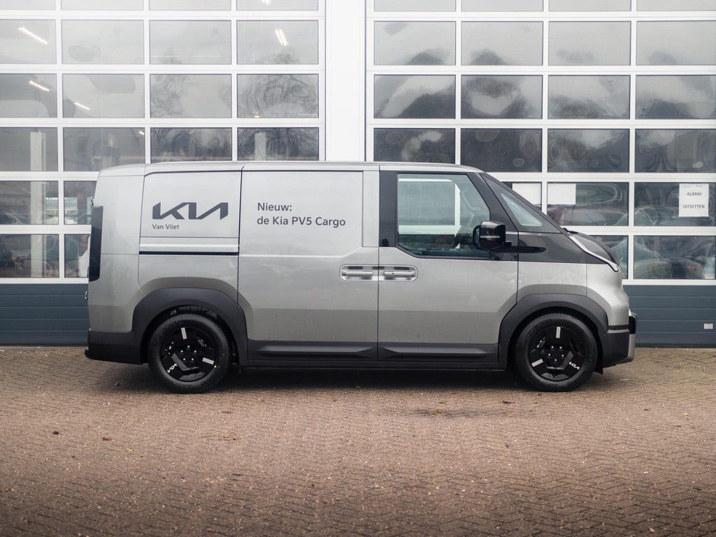Kia PV5 (4)