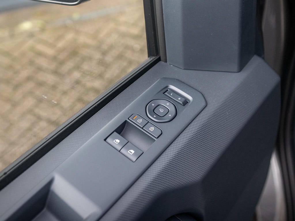 Kia PV5 (19)