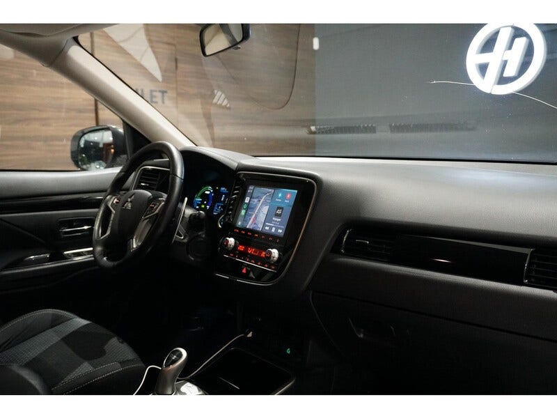 Mitsubishi Outlander (7)
