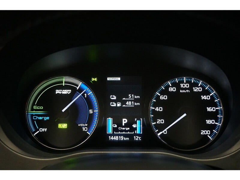 Mitsubishi Outlander (13)