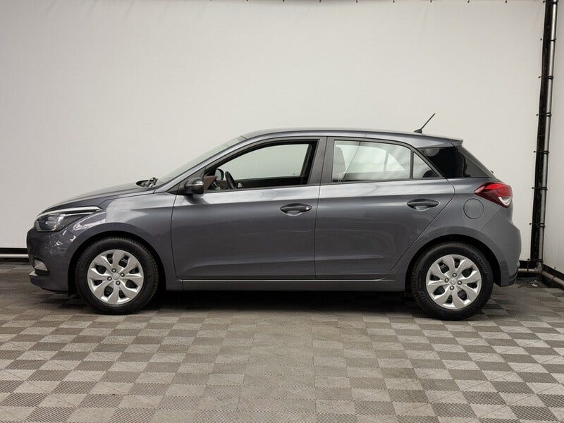 Hyundai i20 (2)
