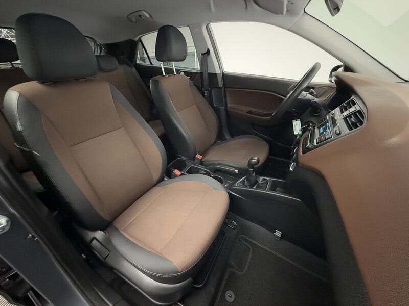 Hyundai i20 (9)