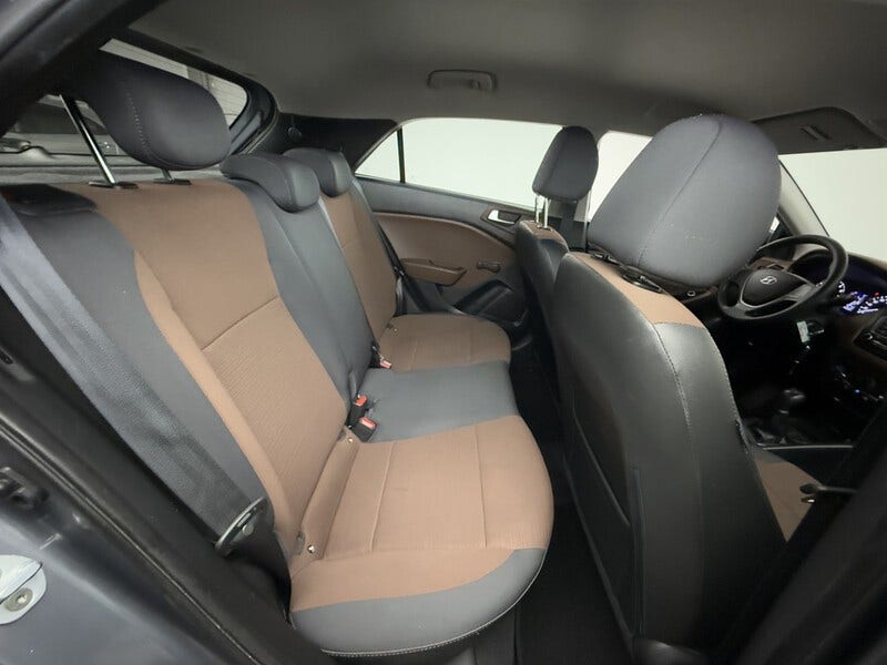 Hyundai i20 (10)